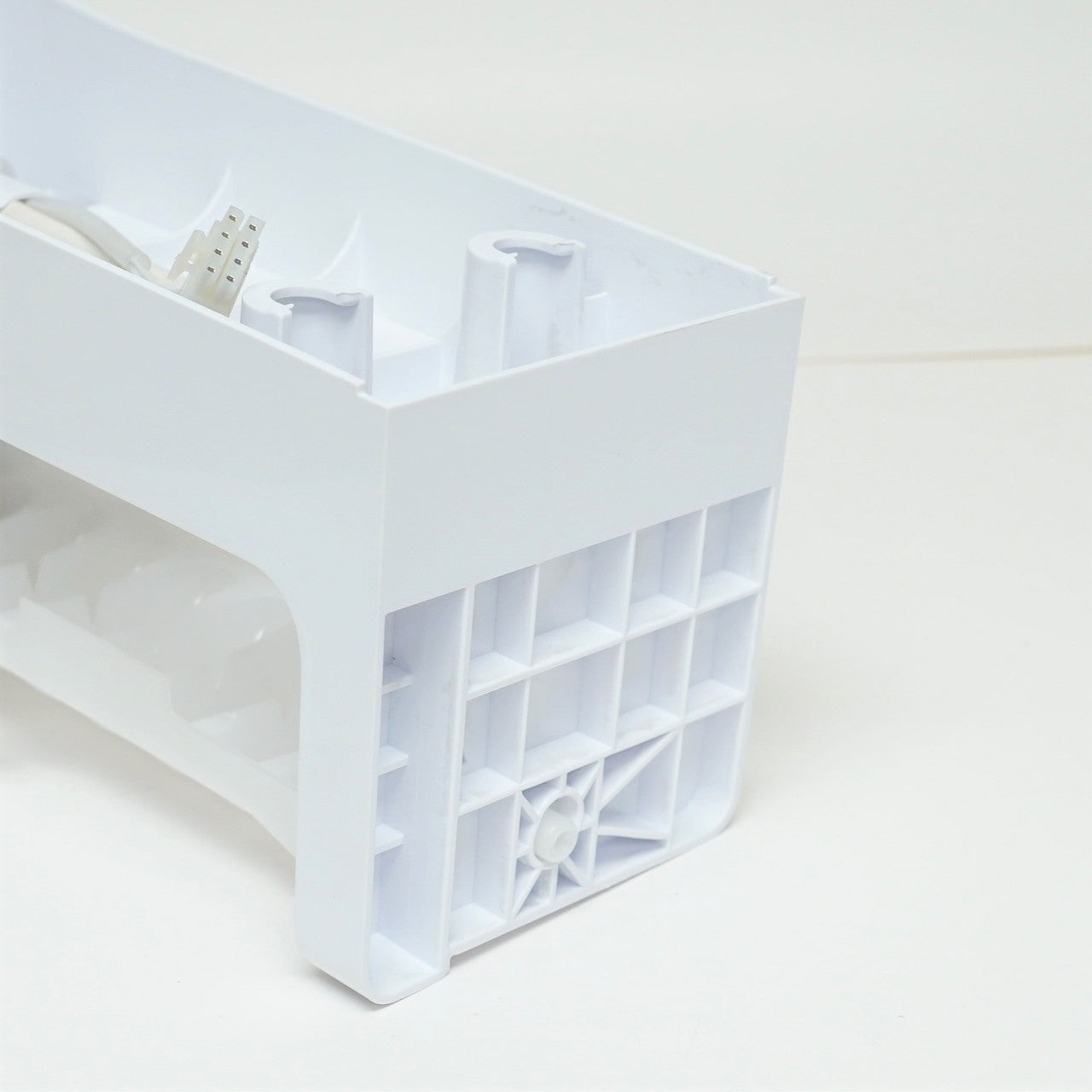 Samsung RS261MDBP Refrigerator Ice Maker