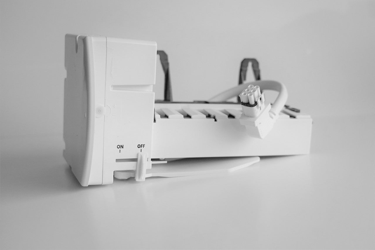 Refrigerator Icemaker Assembly for General Electric BSS25GFP Part